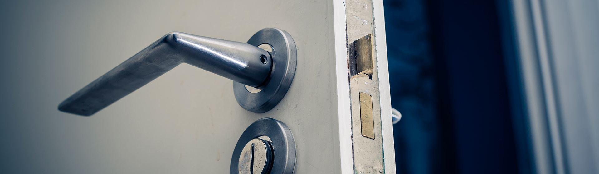 Sinistre habitation : porte fracturée lors d'un cambriolage