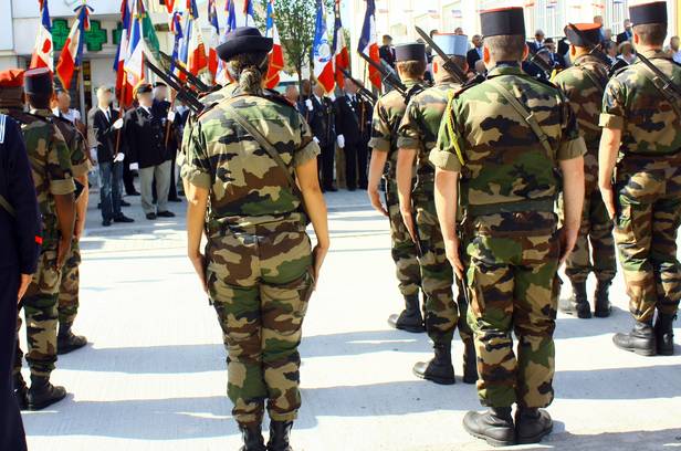 bataillon de militaires ,cérémonie