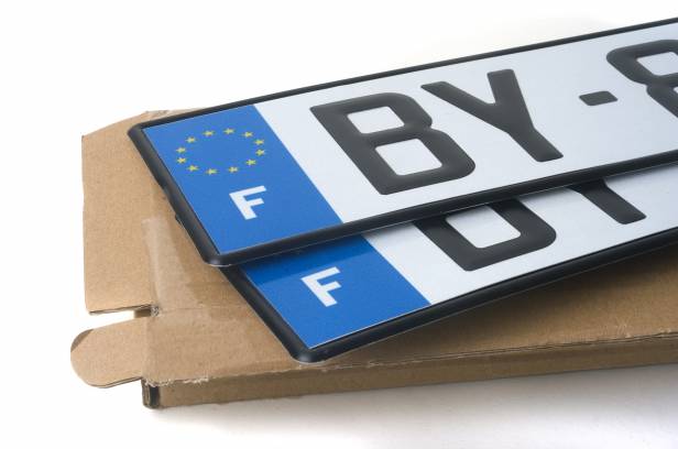 Vers une détection automatique des véhicules non assurés