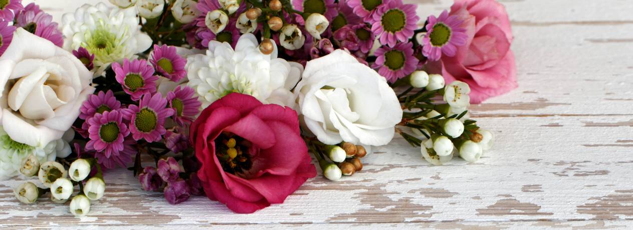 Comprendre la signification des fleurs de deuil