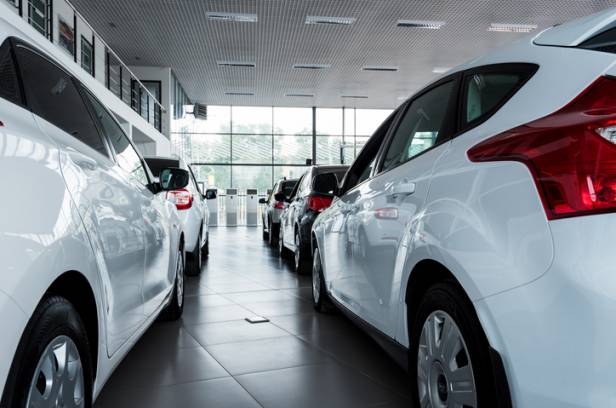 Voitures, vers la fin du diesel et de l'essence ?