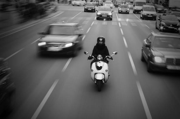 Expérimentation de la circulation inter-files pour les motards