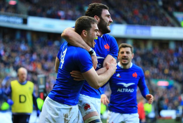 Joueurs de l'Equipe de France après une victoire