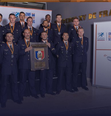 Equipe de rugby composées de membres de la police nationale, parlementaires, marine nationale et armée de terre